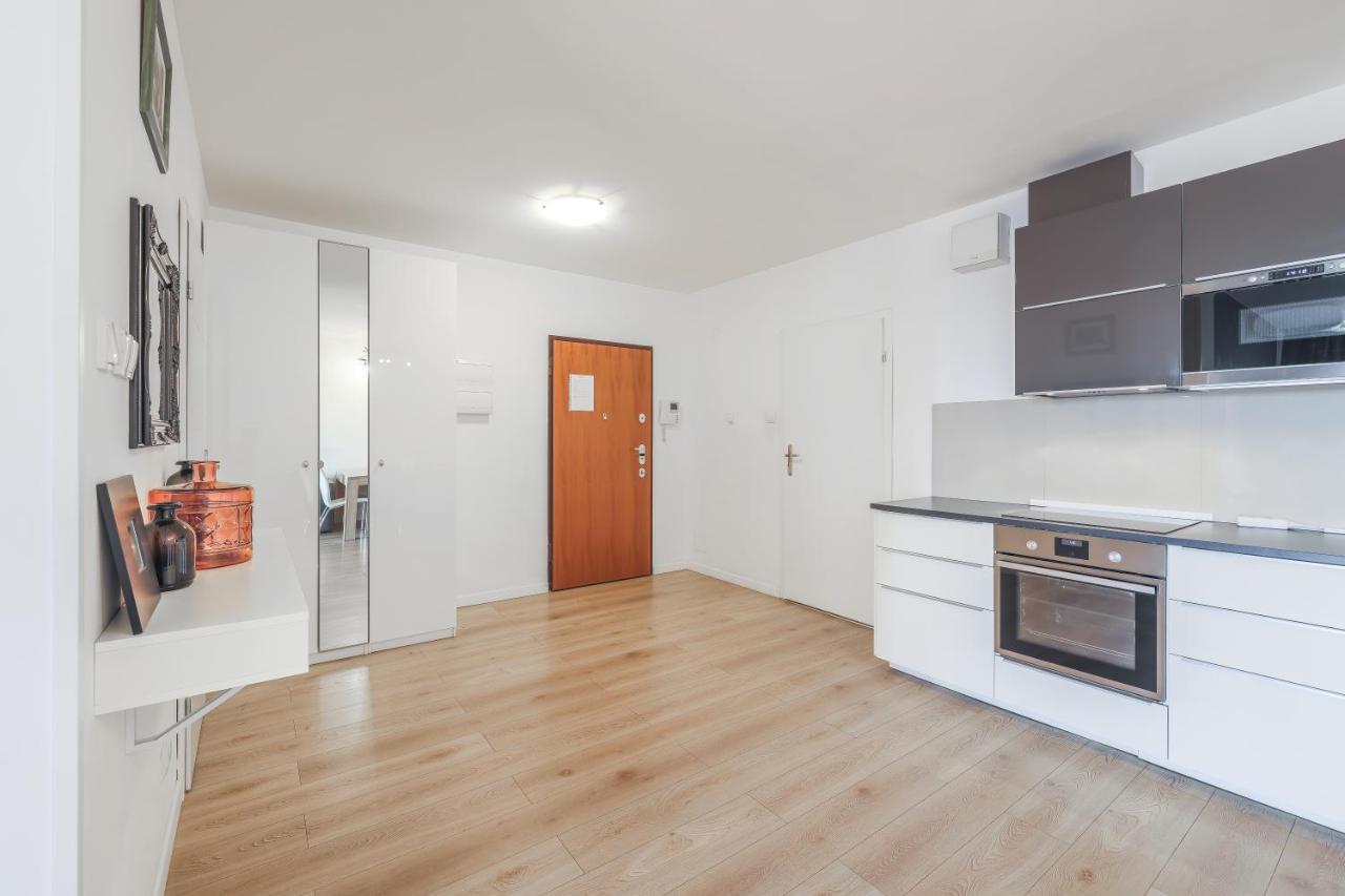 Apartmate Spacious Apartment With Balcony Oldtown For 6 People グダニスク エクステリア 写真
