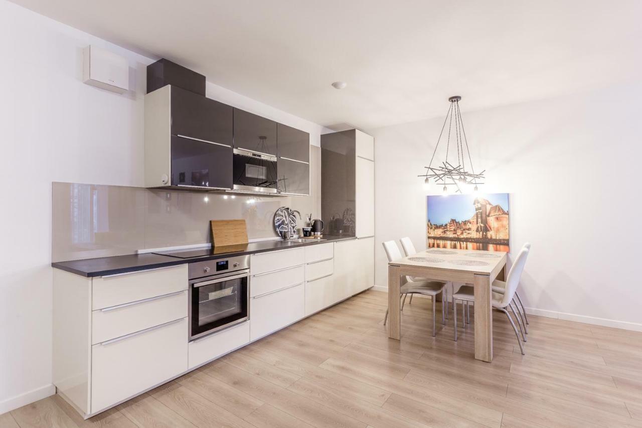 Apartmate Spacious Apartment With Balcony Oldtown For 6 People グダニスク エクステリア 写真